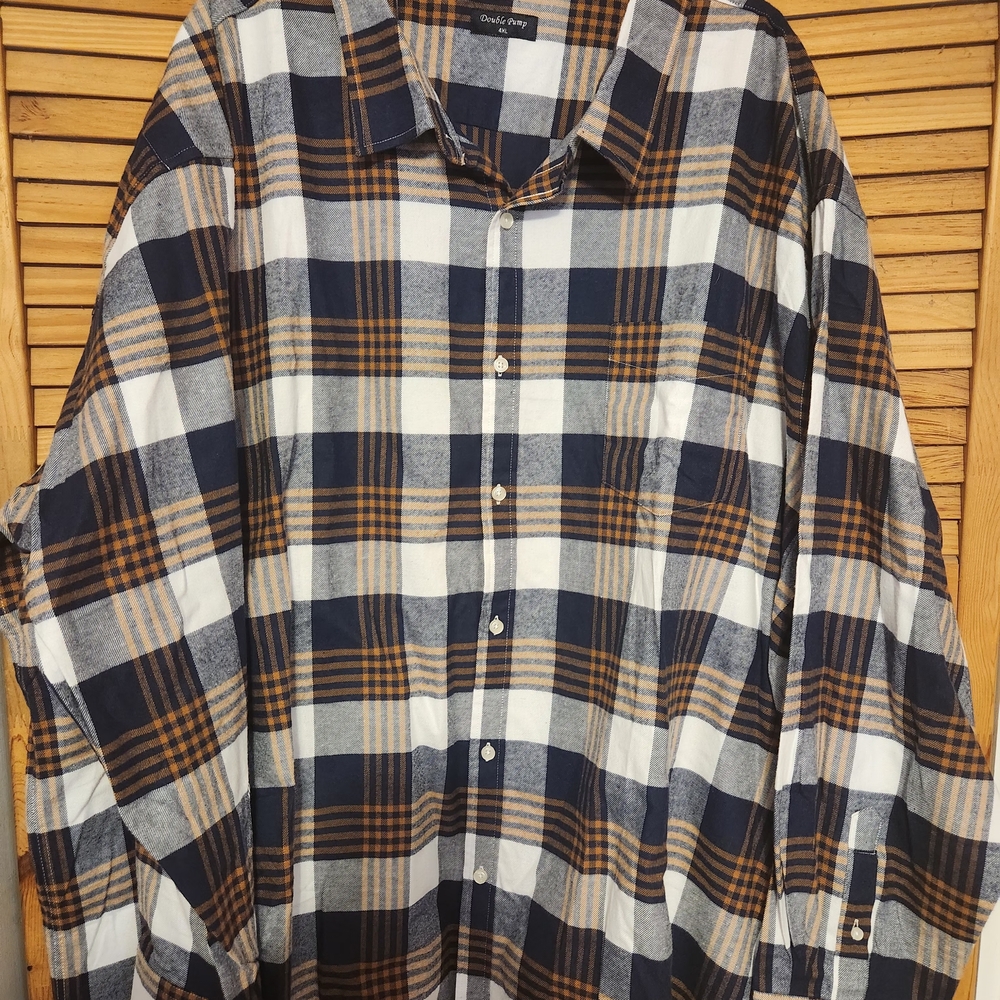 Old Navy Men's Navy and Brown Plaid Casual Shirt
